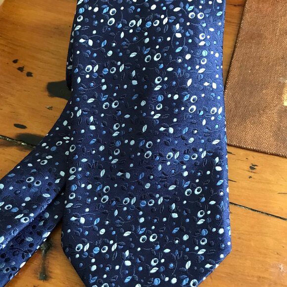 Designer Ties: Penrose of London, Ermenegildo Zegna, Robert Talbot - Picture 6 of 10